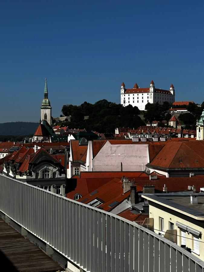 Luxury Penthouse At The Historical Centre With Free Parking Lägenhet Bratislava Exteriör bild