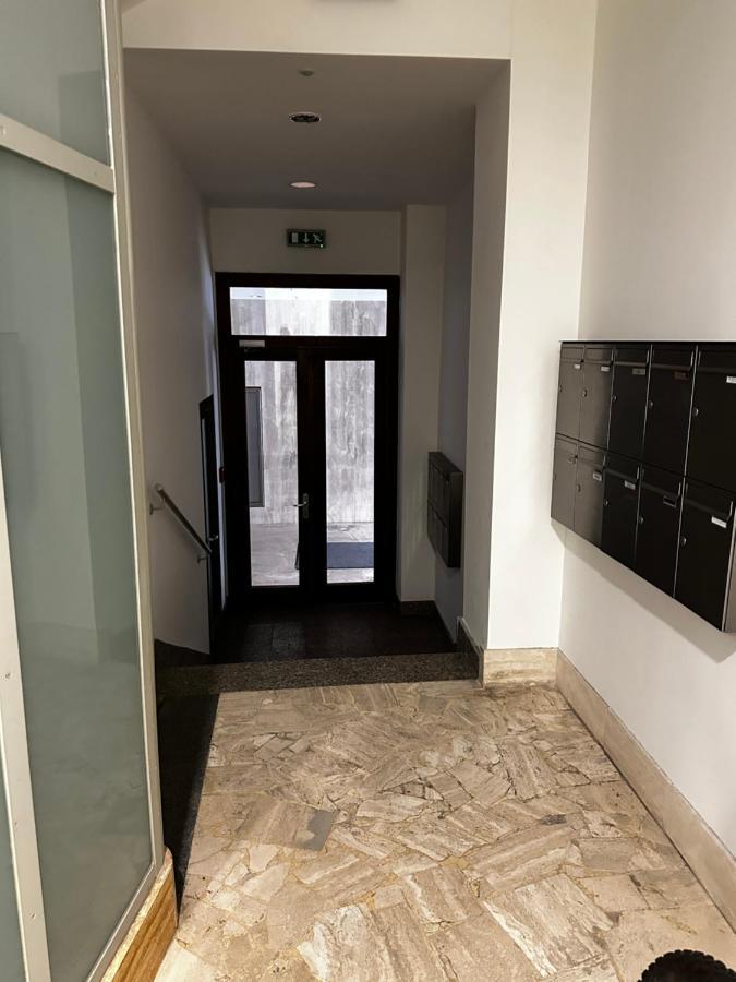 Luxury Penthouse At The Historical Centre With Free Parking Lägenhet Bratislava Exteriör bild