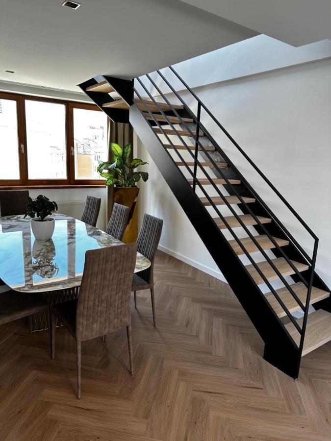 Luxury Penthouse At The Historical Centre With Free Parking Lägenhet Bratislava Exteriör bild