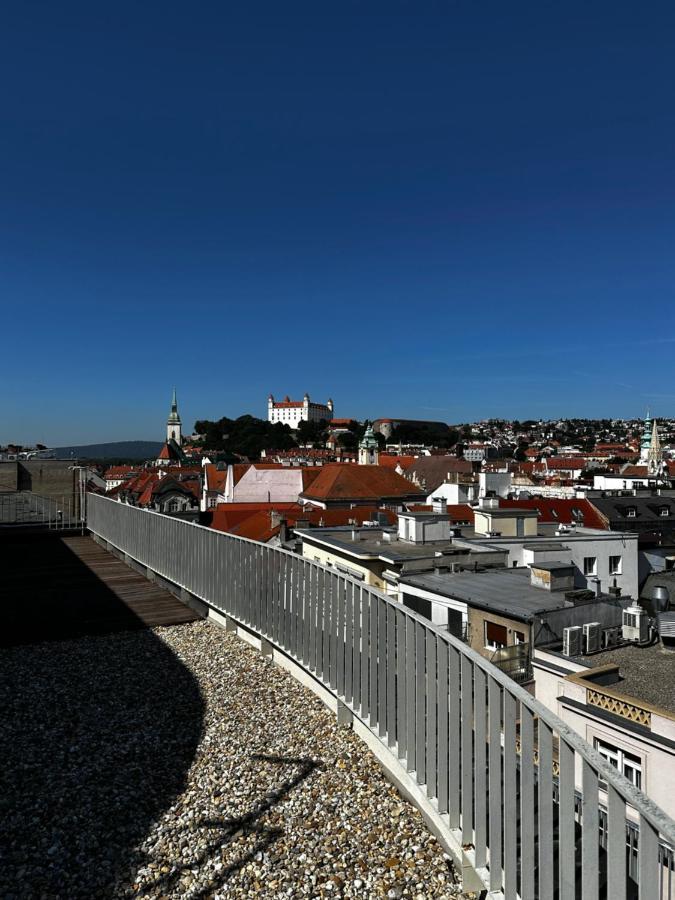 Luxury Penthouse At The Historical Centre With Free Parking Lägenhet Bratislava Exteriör bild