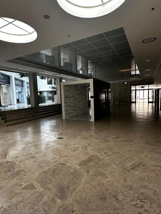 Luxury Penthouse At The Historical Centre With Free Parking Lägenhet Bratislava Exteriör bild