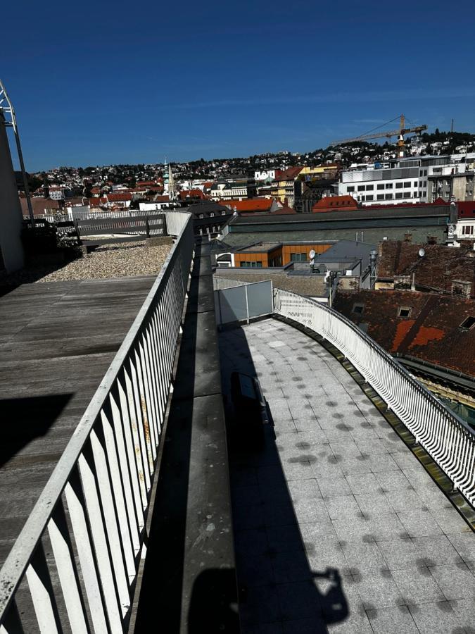 Luxury Penthouse At The Historical Centre With Free Parking Lägenhet Bratislava Exteriör bild