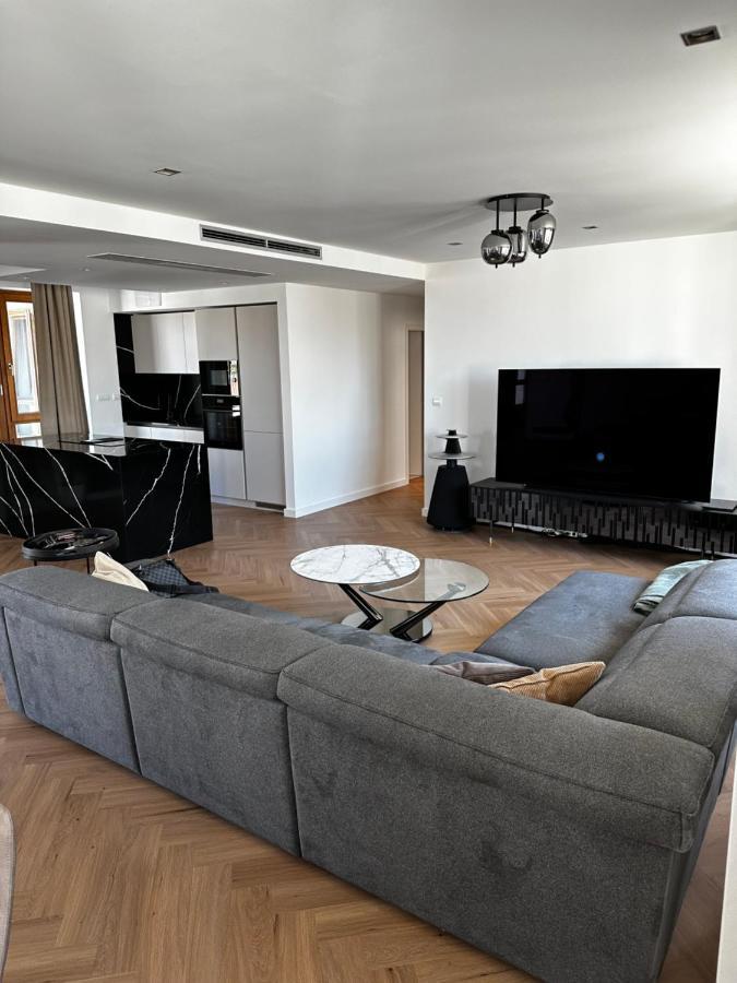 Luxury Penthouse At The Historical Centre With Free Parking Lägenhet Bratislava Exteriör bild