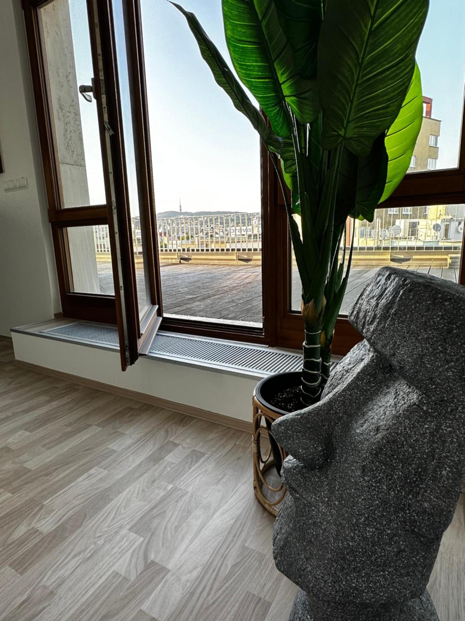 Luxury Penthouse At The Historical Centre With Free Parking Lägenhet Bratislava Exteriör bild